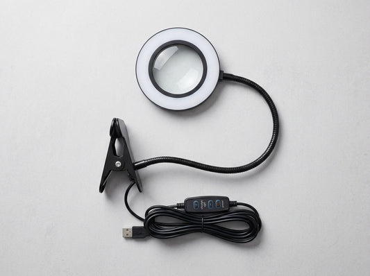 pdp flatlay MagnifyingGlassWithLight